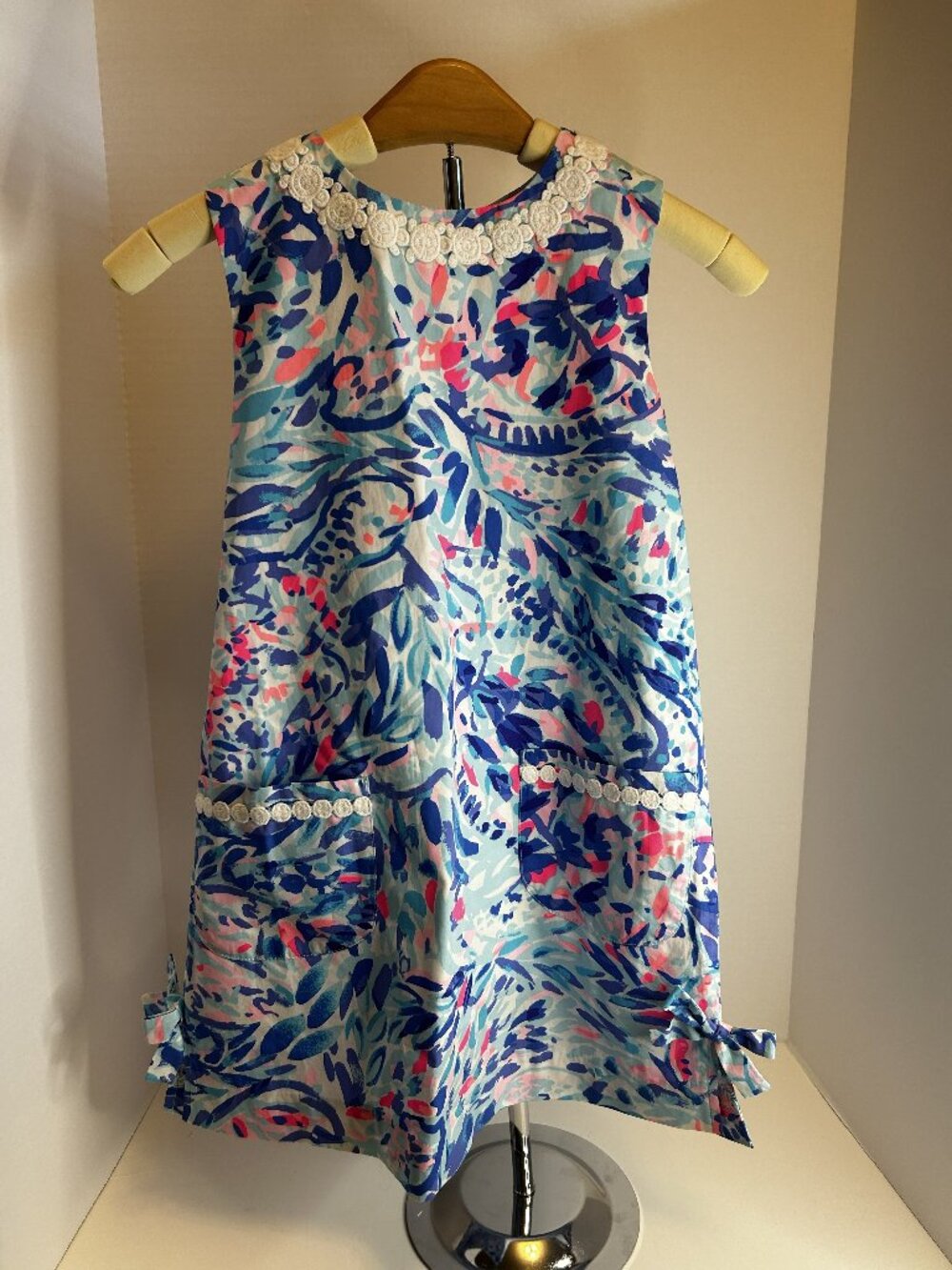 Size 7 NWT, Little Lilly Classic Shift, Pattern: Breakwater T Party Wave